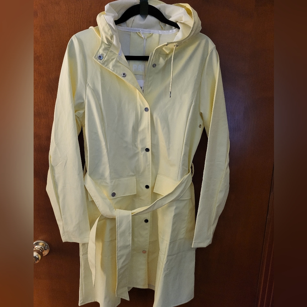 RAINS Jacket Curve Rain Jacket Yellow Raincoat Waterproof Size Small NWT Pockets